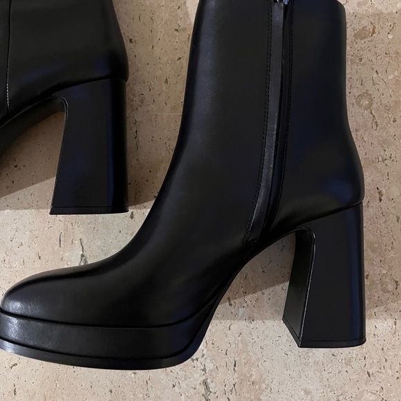 ASH Alyx Women's Stylish Ankle Boot – Trendy Black Leather Size 10 (41) - Picture 4 of 8